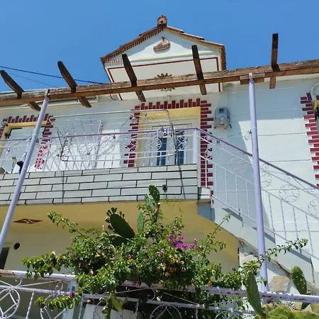 Dimitris House Appartamento *